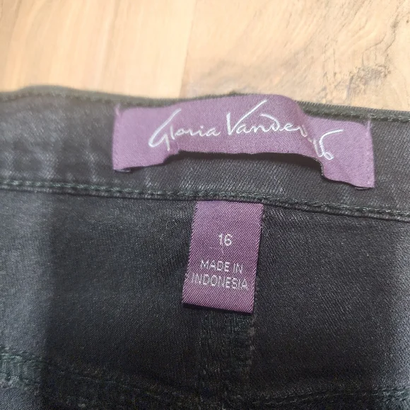 Gloria Vanderbilt Amanda Embellished Jeans – Size 16 Inseam 29" - Picture 3 of 5